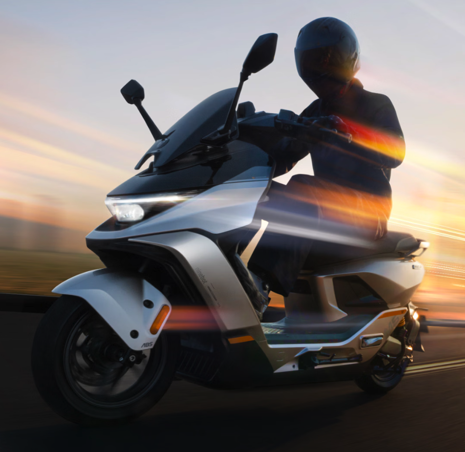 九号M5 200电动摩托车发布 19299元起搭首发AXC车架与NimbleOS系统